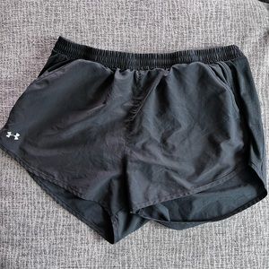 Women’s Under Amour Running Shorts - Size: XL Color: Black